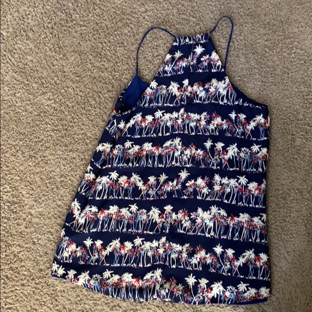 Express Reversible flowy tank- two shirts in one! - Picture 5 of 6